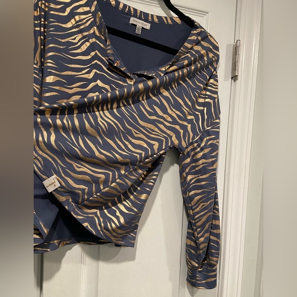Thalia Sodi Size L Blue Copper Metallic Zebra Print Popover Henley Top Very Soft - Picture 2 of 11